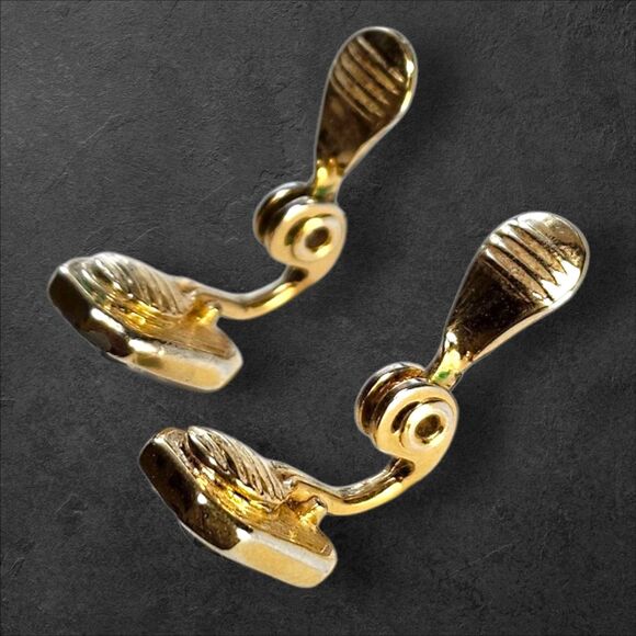 Vintage Monet Gold Tone Blue Rhinestone Clip On Earrings Art Deco Style Fancy - Picture 5 of 7